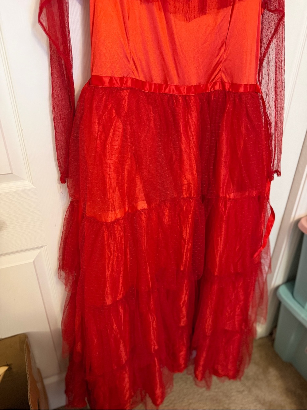 Beetlejuice Lydia Adult Red Wedding Dress Costume - Picture 11 of 13